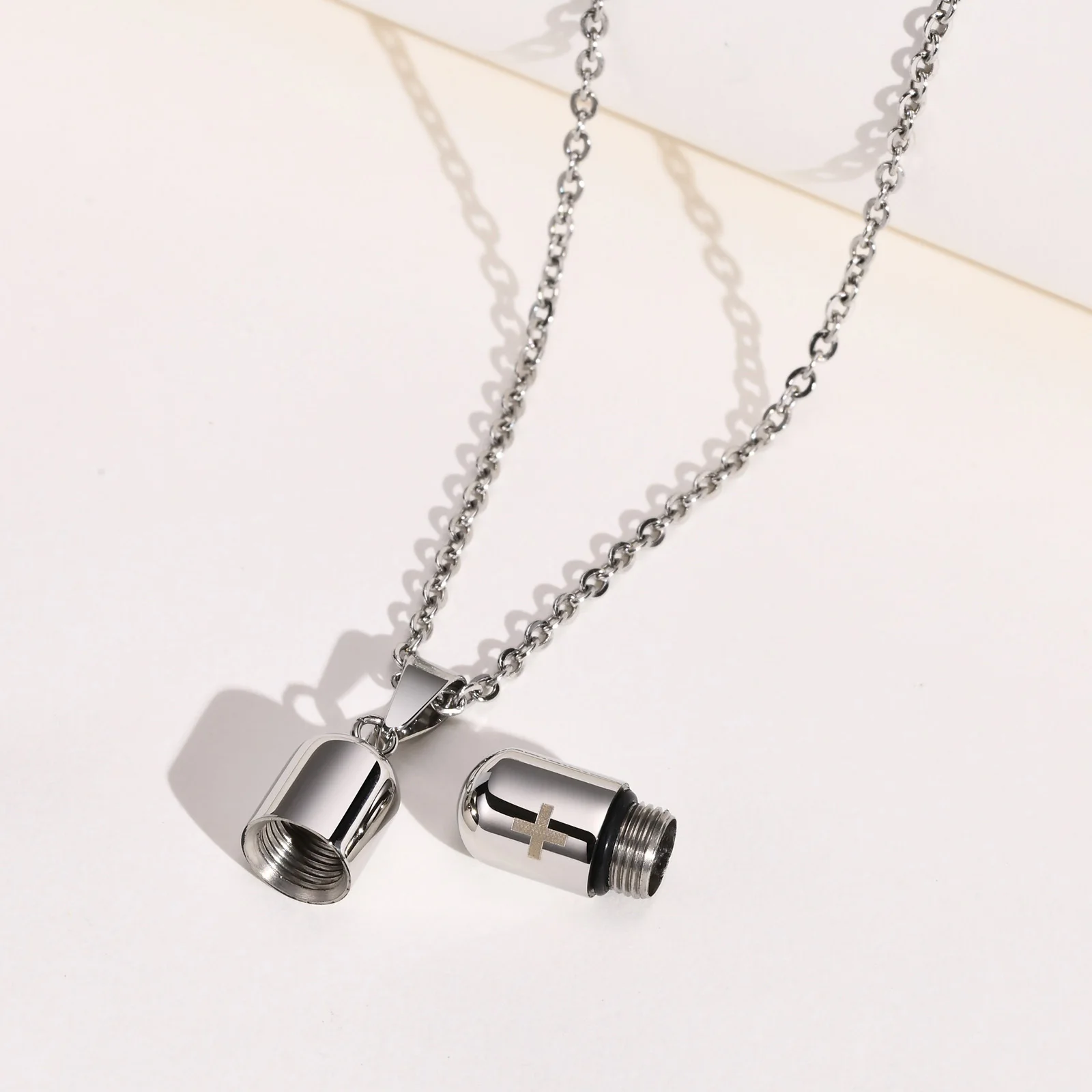 Kreuz gravierte medizinische Alarm-ID-Anhänger-Halsketten für Männer und Frauen, Edelstahl, Notfall-Pillenetui, Röhrenhalter, Gedenkschmuck – Detail 4