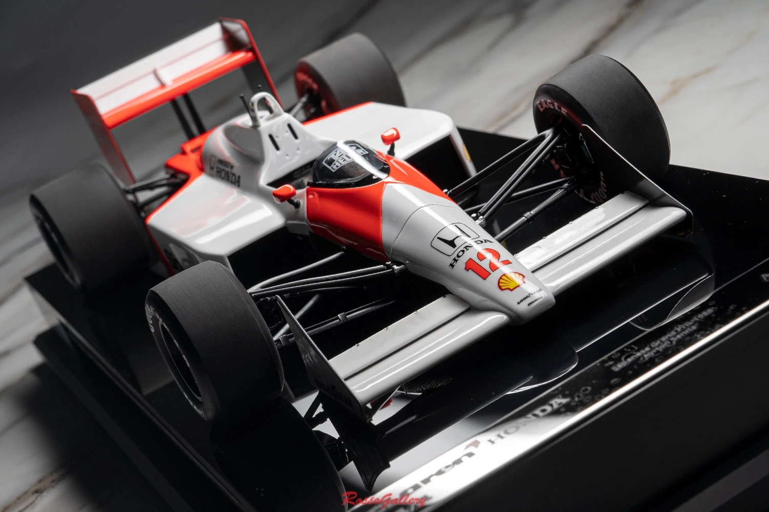 アマルガム AMA 1:18 F1 MP4-4 セナシミュレーション限定版樹脂金属静的車モデルおもちゃギフト