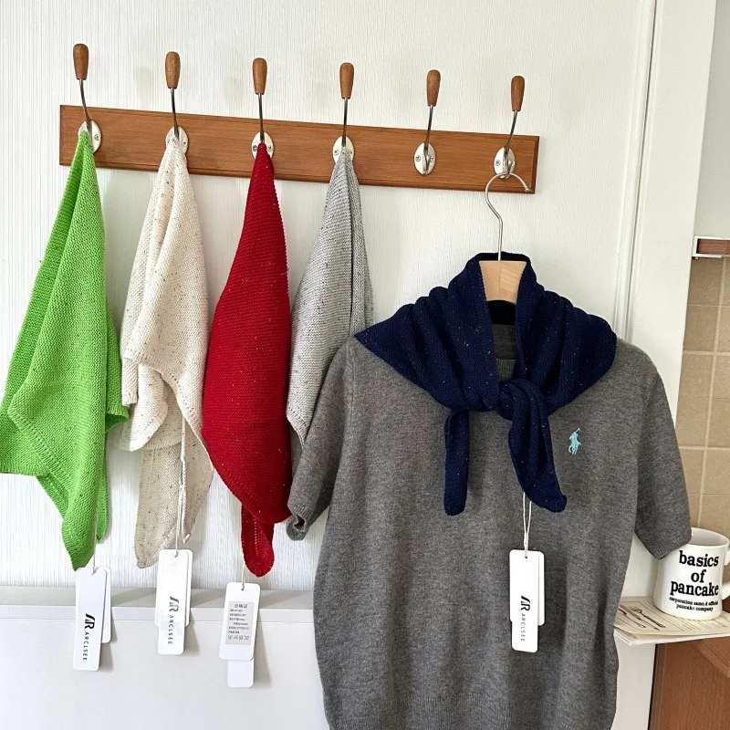 

Корейская литературная модная вязаная треугольная шаль 2025 года для женщин, весенне-осенняя вязаная треугольная повязка на голову