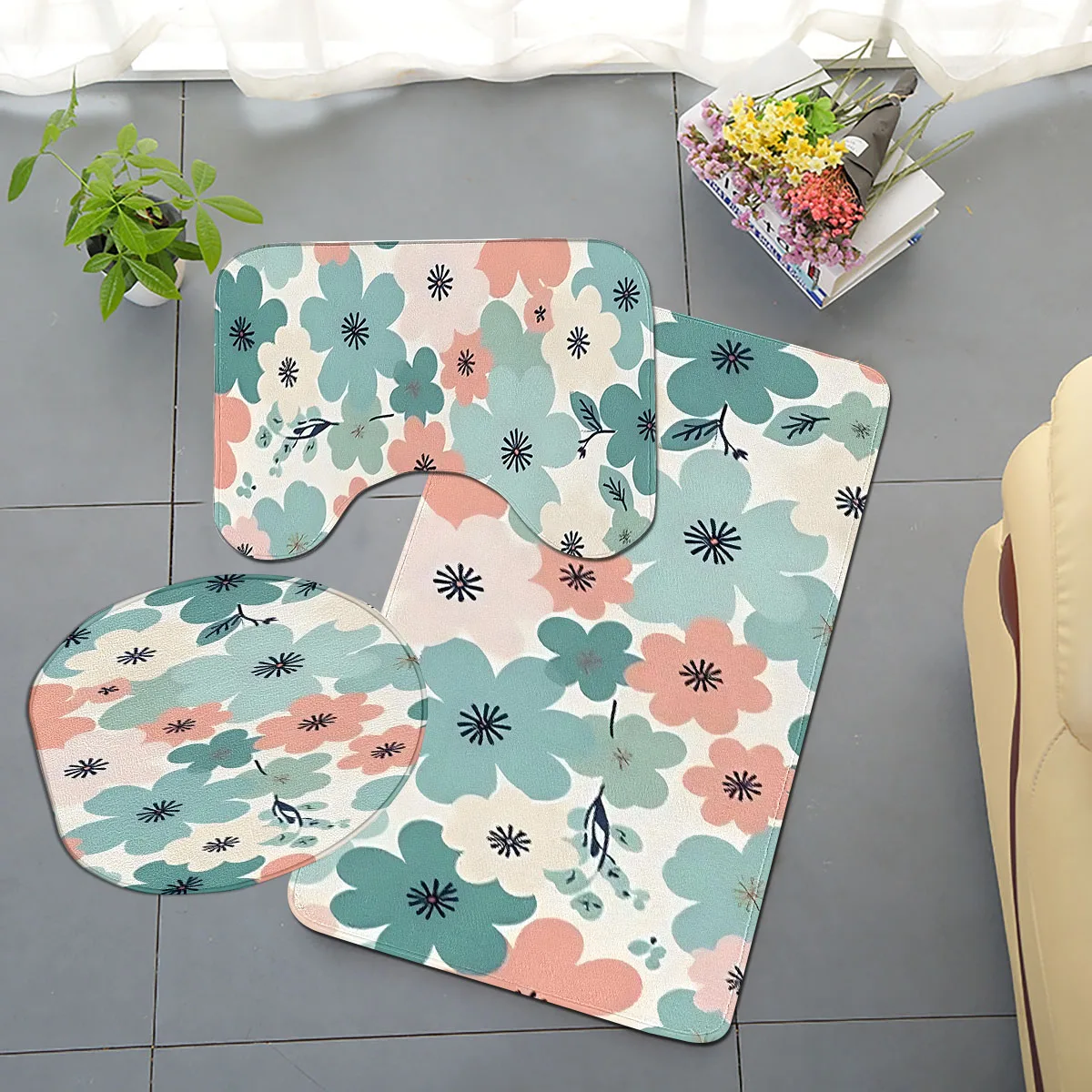 

Набор из трех предметов со свежим цветочным узором можно приобрести индивидуально или комплект ковров для ванной комнаты.