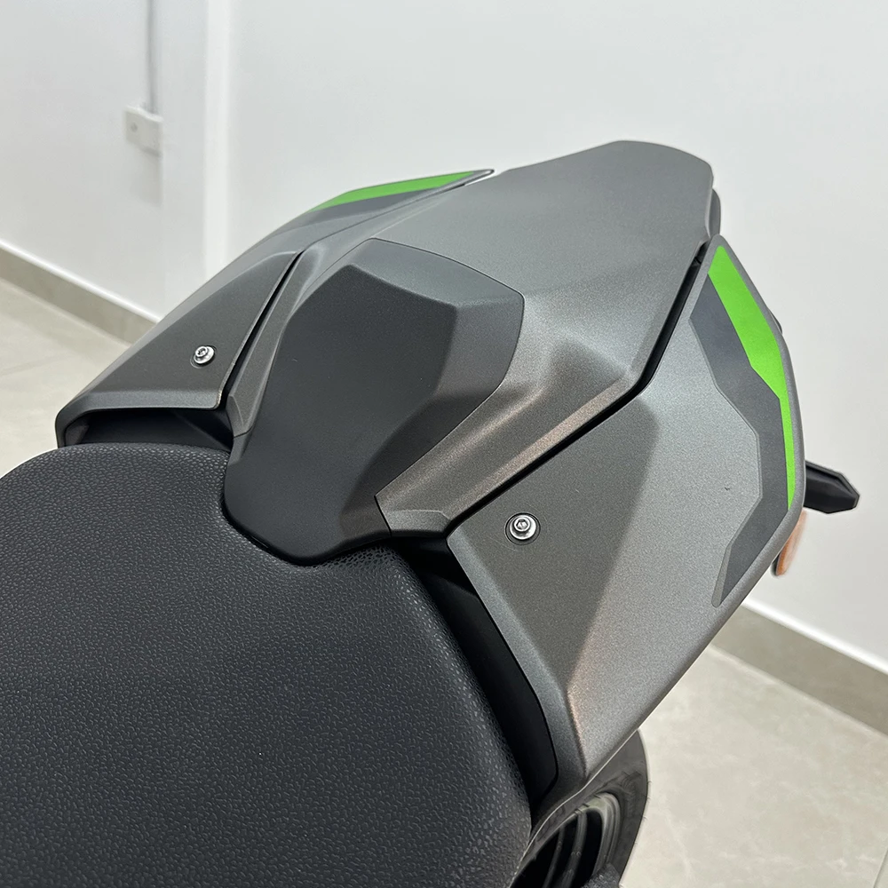 غطاء خلفي للدراجة النارية Kawasaki Z900 Z 900 Z-900 2025 2026 مقاعد بيلايون هدية أغطية علوية ملحقات انسيابية للمقعد