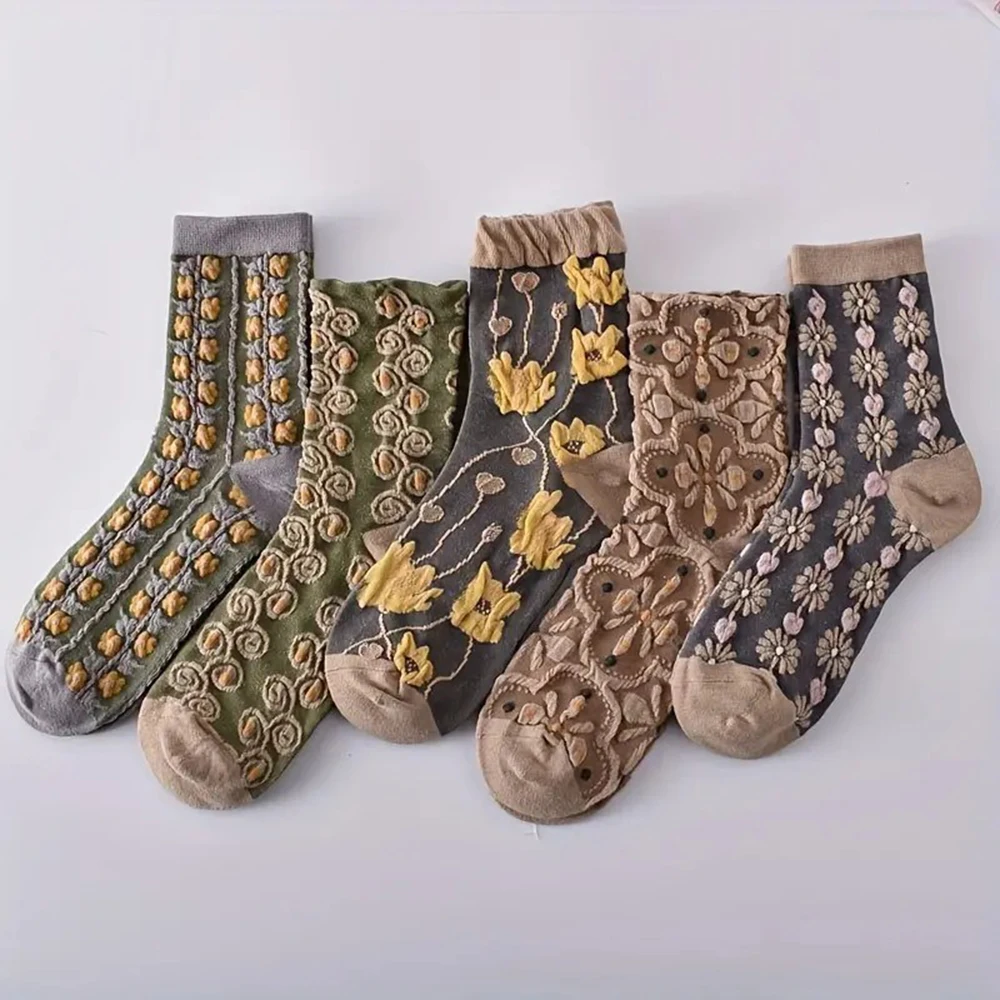 5 Pairs Women 3D Floral Texture Mid Tube Socks Fashionable Versatile Spring Autumn Retro Palace Style Comfortable Casual Socks