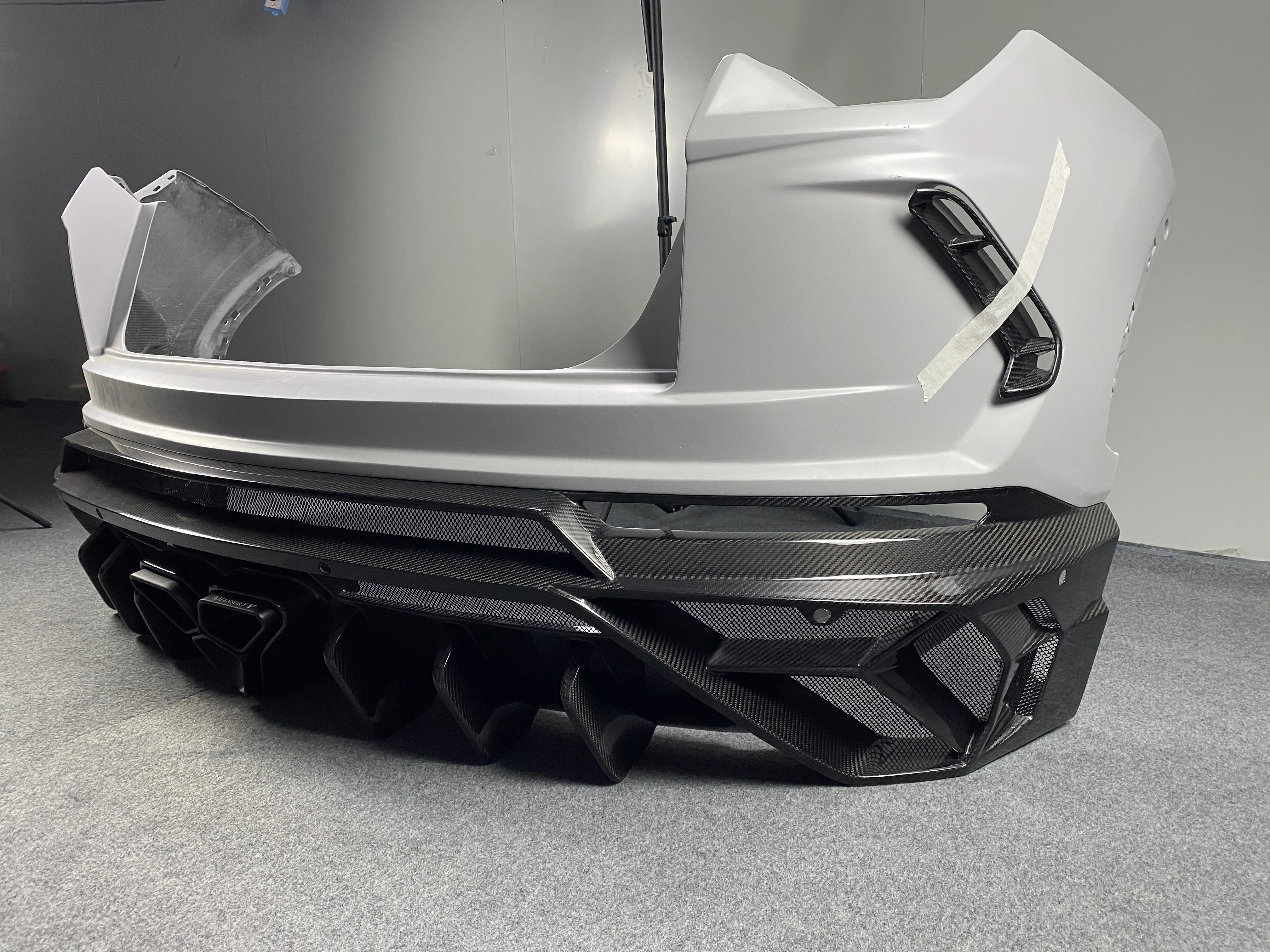 طقم الجسم من ألياف الكربون الجافة URUS MS للشفة الأمامية، غطاء ناشر لـ URUS إعداد مثالي مضمون استرداد مزدوج إذا لم يناسب تمامًا