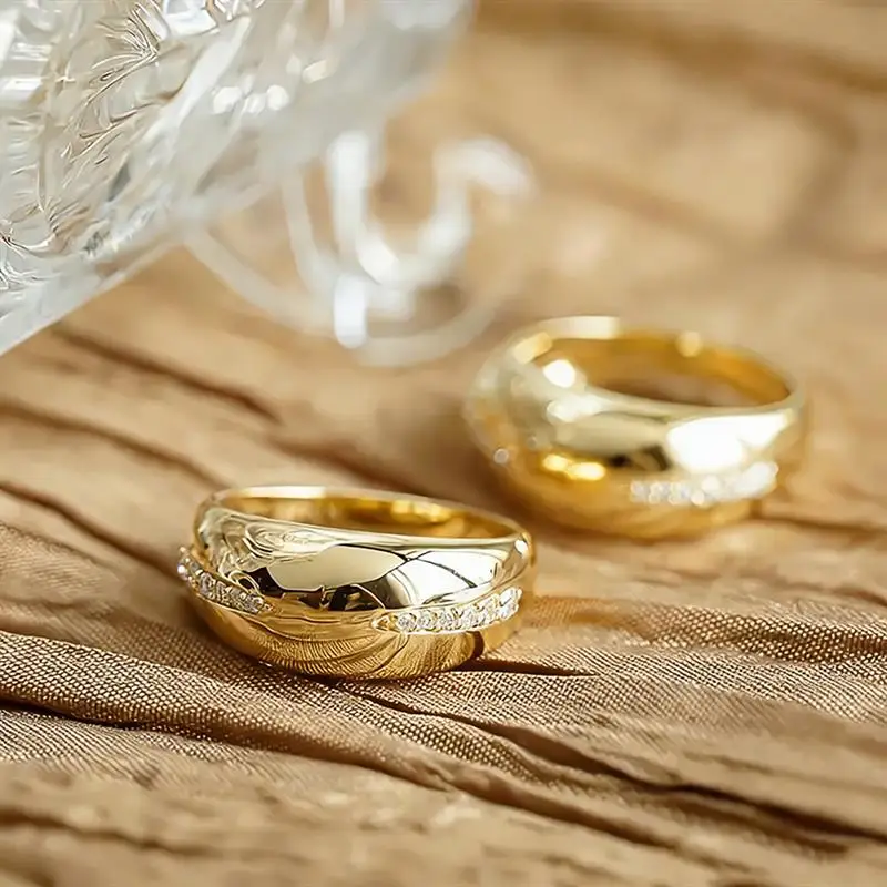 Huitan Ring mit geschwungenem Design für Damen, goldfarben, für Hochzeit, Verlobung, luxuriöses Zubehör, eingelegt mit glänzendem CZ, modischer Partyschmuck, Geschenk – Detail 5