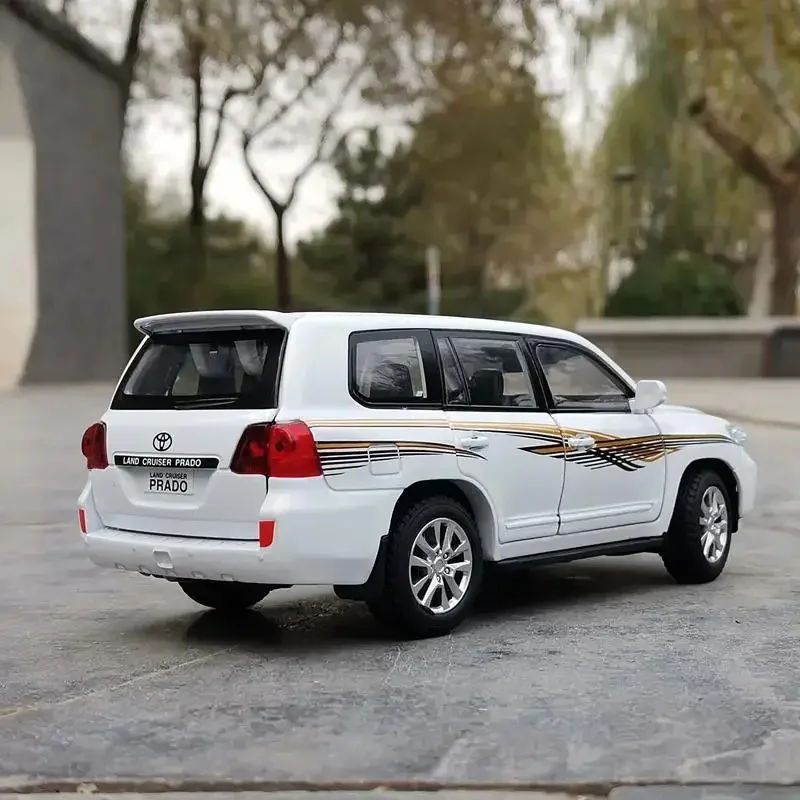 1:24 لاند كروزر سبيكة سيارة نموذج الأطفال محاكاة سيارات لعبة هدية عيد ميلاد دييكاست سبيكة نموذج سيارة تحصيل #4