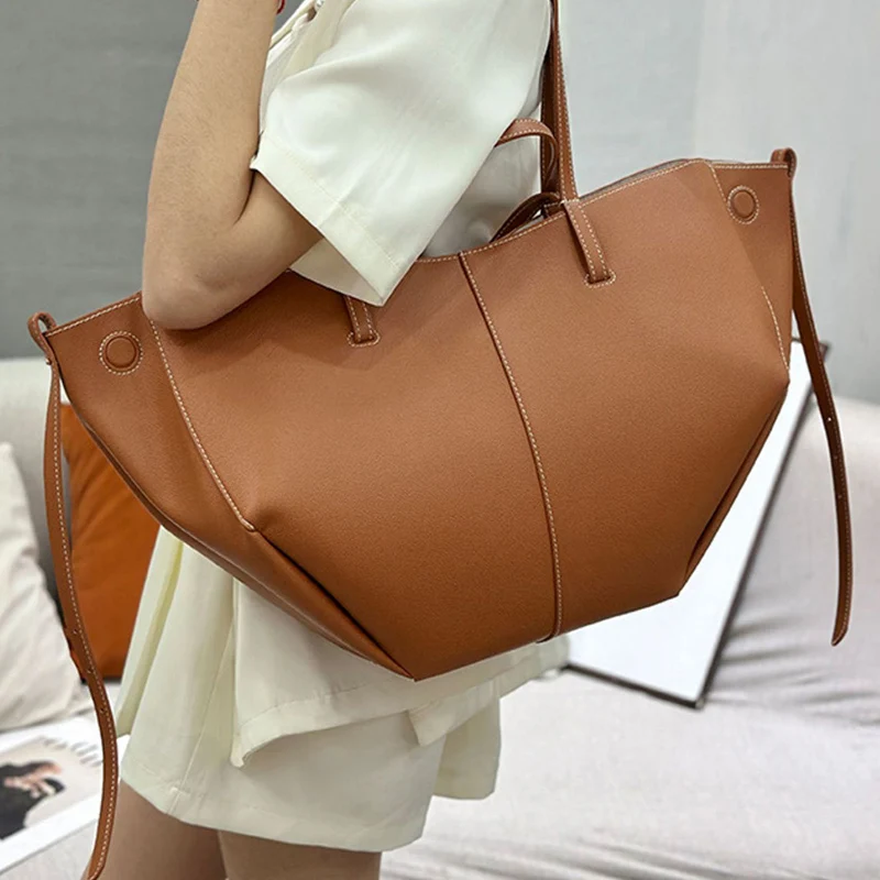 

2026 Новая пригородная сумка большой вместимости со складками, универсальная пригородная плиссированная ручная сумка под мышками, сумка-тоут