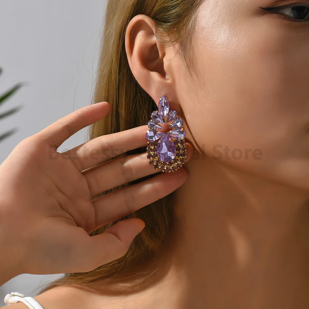 New Fashion Rhinestone Pineapple Piercing Earrings For Women Luxury Designer Geometric Hot Pink Jewelry Party Accessories Gifts