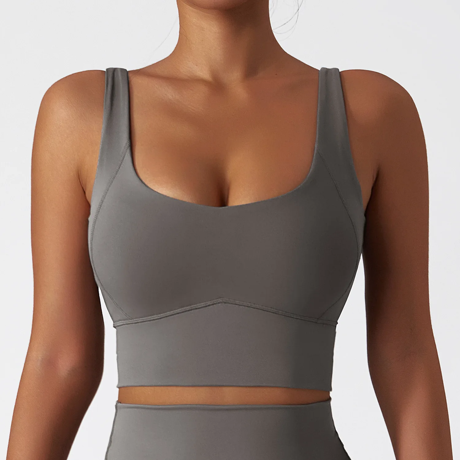 Sous-vêtements de sport pour femmes, haut court serré d'entraînement de gymnastique, soutien-gorge de yoga antichoc avec coussretours de poitrine, vêtements de fitness haute résistance