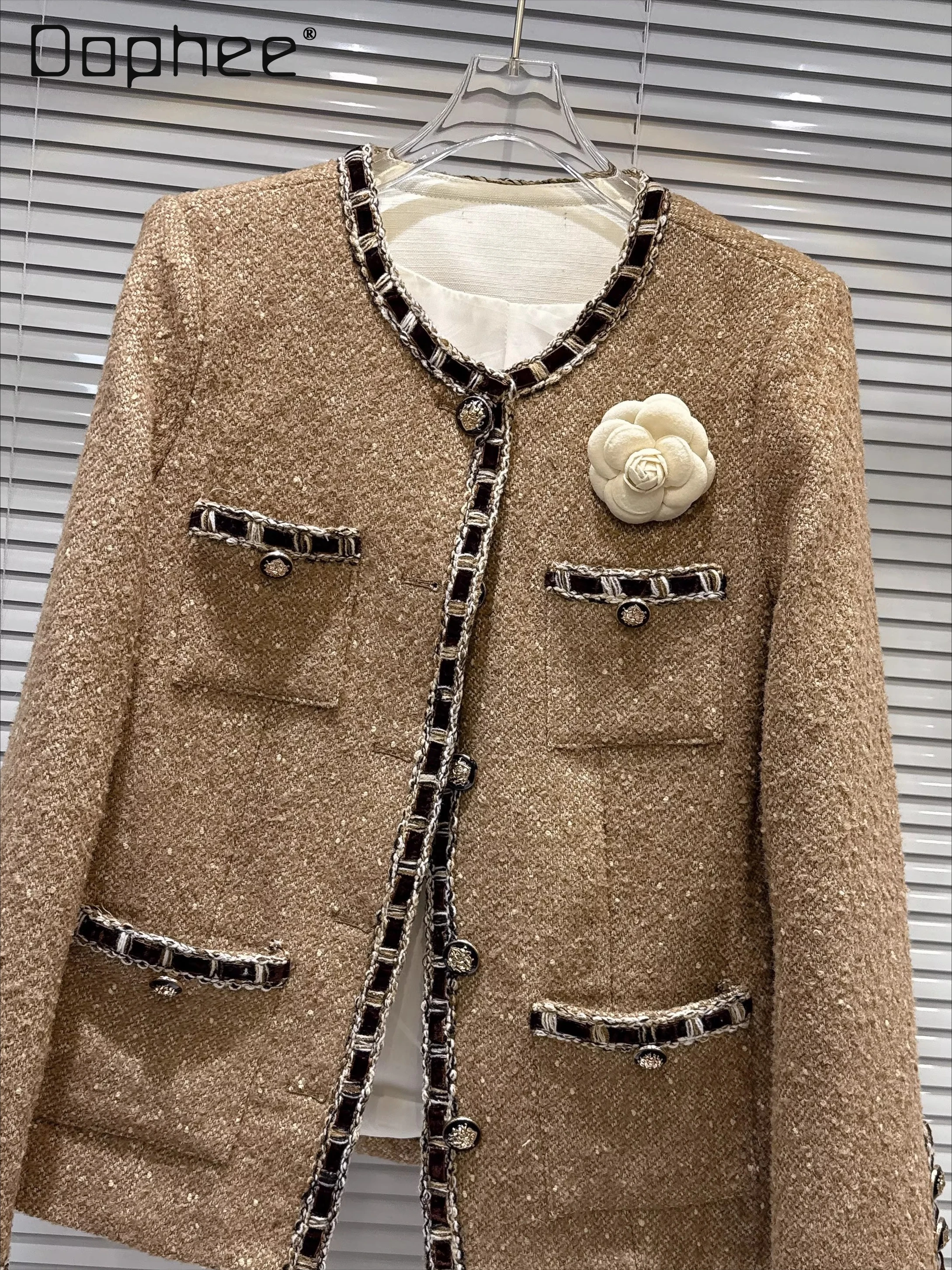 

French Elegant Socialite Tweed Heavy Industry Patchwork Round Neck Single-Breasted Flower Brooch Coat High-End Fashion Coats