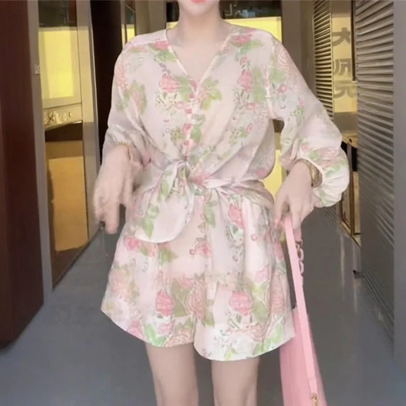 

Модный комплект с цветочным принтом для женщин, летние комплекты из 2 предметов, свободные шорты, костюм, тонкие рубашки с милыми рукавами-фонариками, нежные