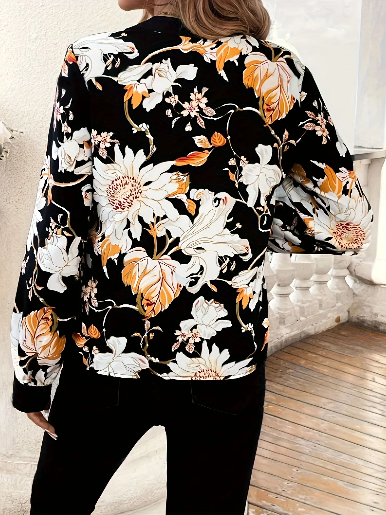 Fundo preto branco laranja flor gola alta com decote em v manga comprida topo retro estilo de deslocamento solto camisa de emagrecimento