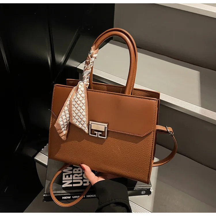 빈티지 스타일 여성용 토트백 2025 넉넉한 메신저백 PU 가죽 조절 가능한 크로스바디 스트랩 대학 출퇴근용