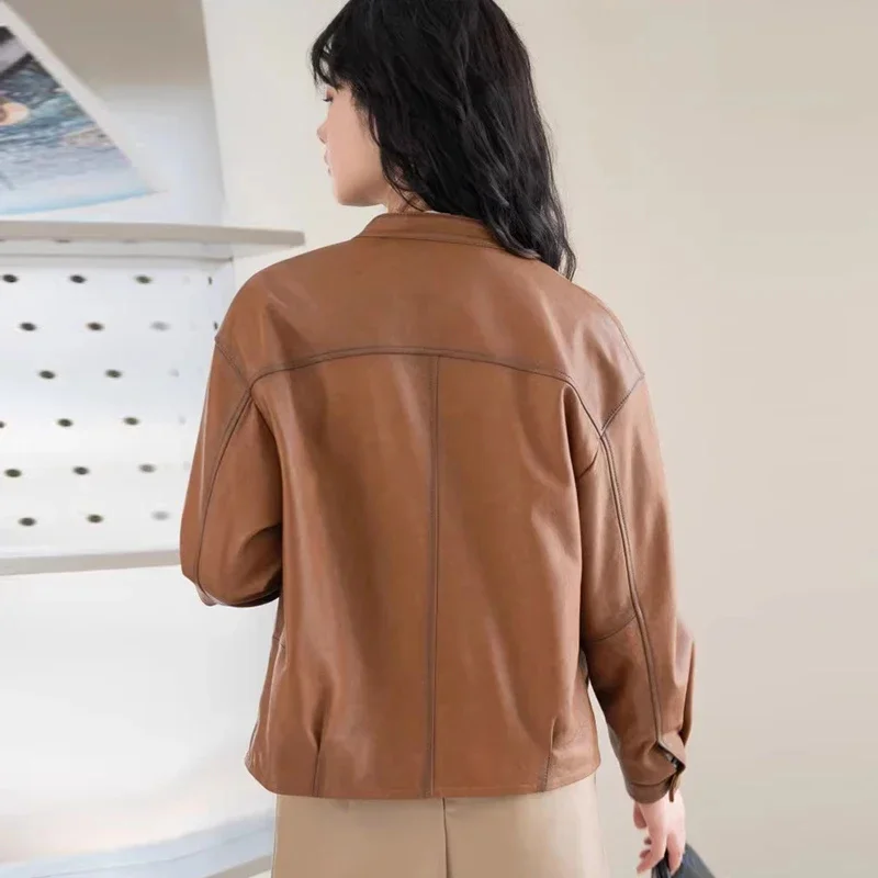 Chaqueta de piel auténtica para mujer, abrigo corto informal de piel de oveja Natural con cuello redondo y una sola botonadura, de gama alta, elegante, 2024