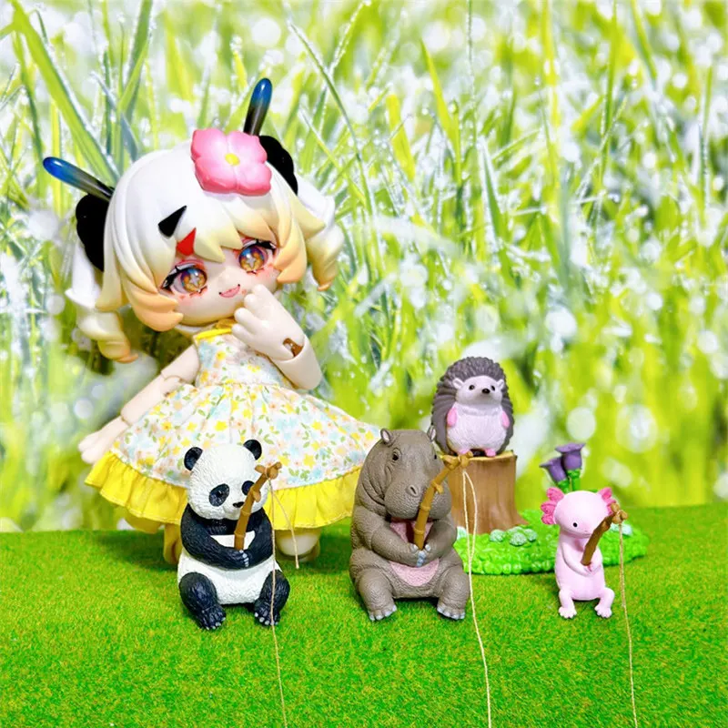 

Капсульные игрушки Yell, выпуск 4: Сидячие фигурки животных, занимающихся рыбалкой — бегемот, панда, суриката, белоглазка, аксолотль. Декоративные украшения для рабочего стола.