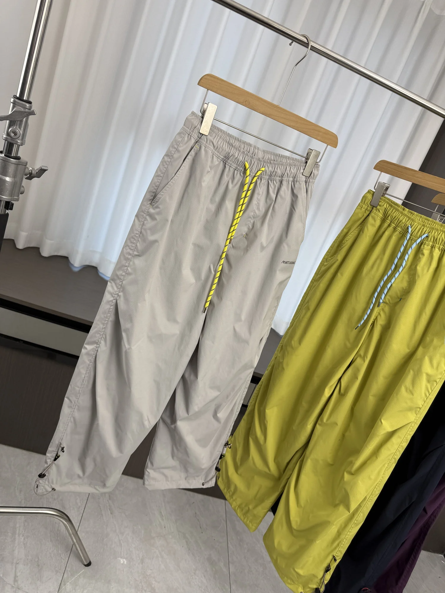 

Men's Hiking Pants Qui Dry Wide Leg Workwear Spring 2026 Mountain Series Resistant to Splaes Outdoor Climbing Trousers