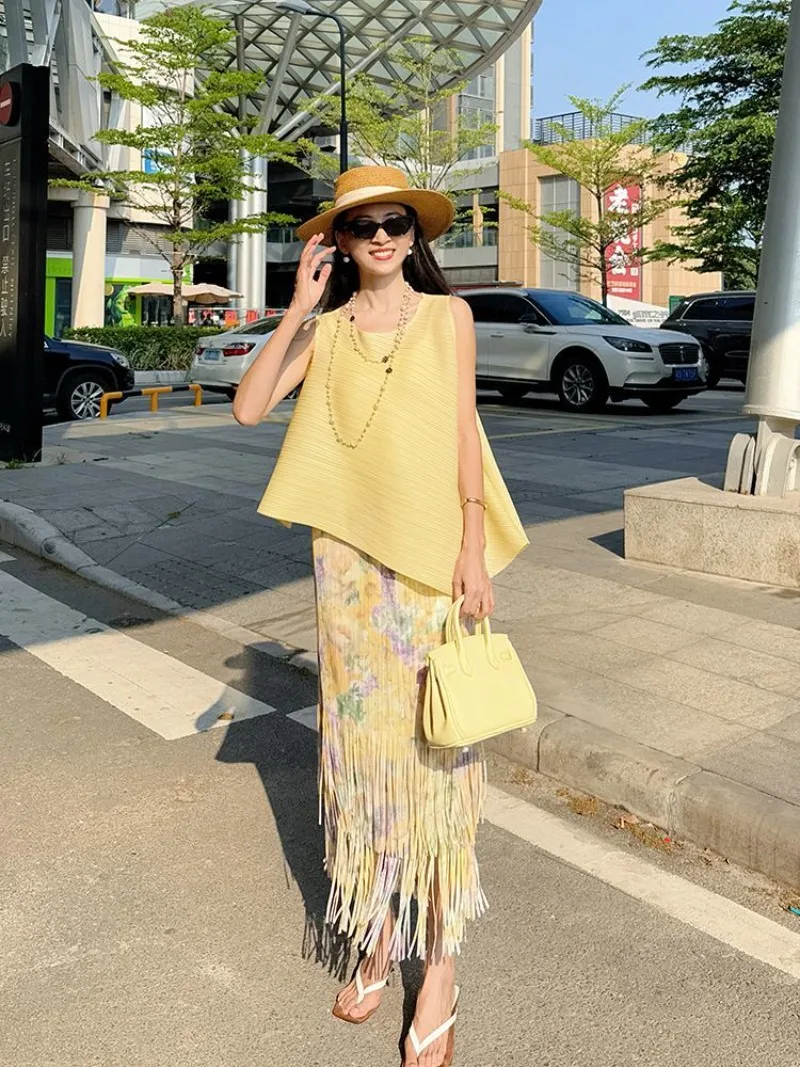 

Miyake Pleated Skirts Sets 2026 Summer New Loose Sleeveless Vest Temperament Top Slim Long Tassel Pleated Skirt Elegant Suits
