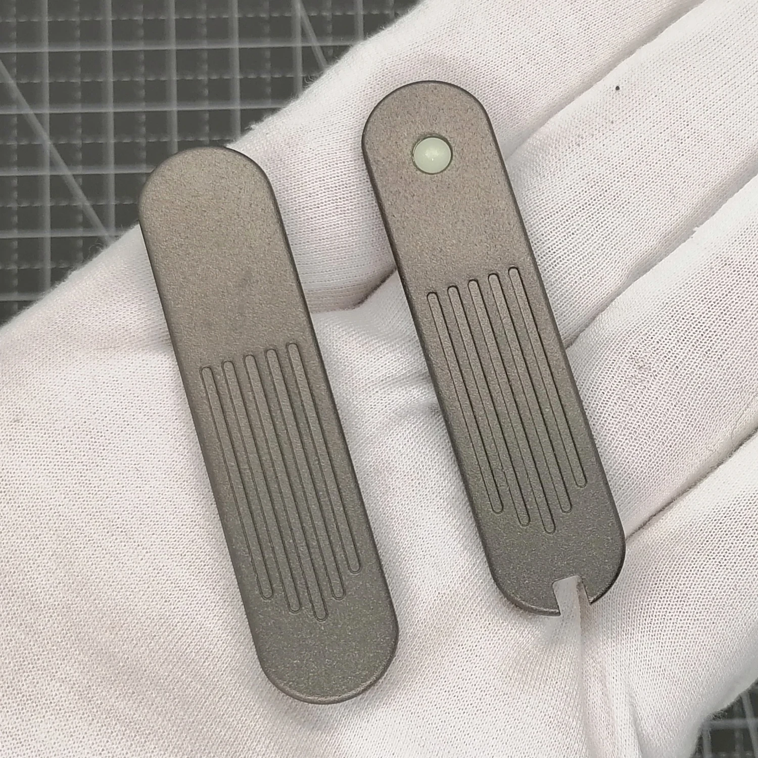 1 Pair Custom Made 58mm Titanium Alloy Scales with Pen Slot for Victorinox SAK Modify