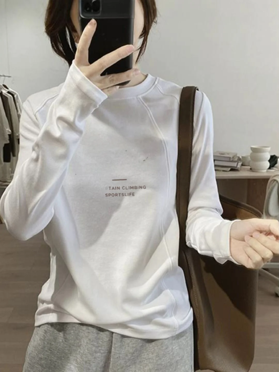 

Свободная женская футболка с длинным рукавом, с вставками на плечах, повседневная, удобная, базовая, с принтом, в корейском стиле