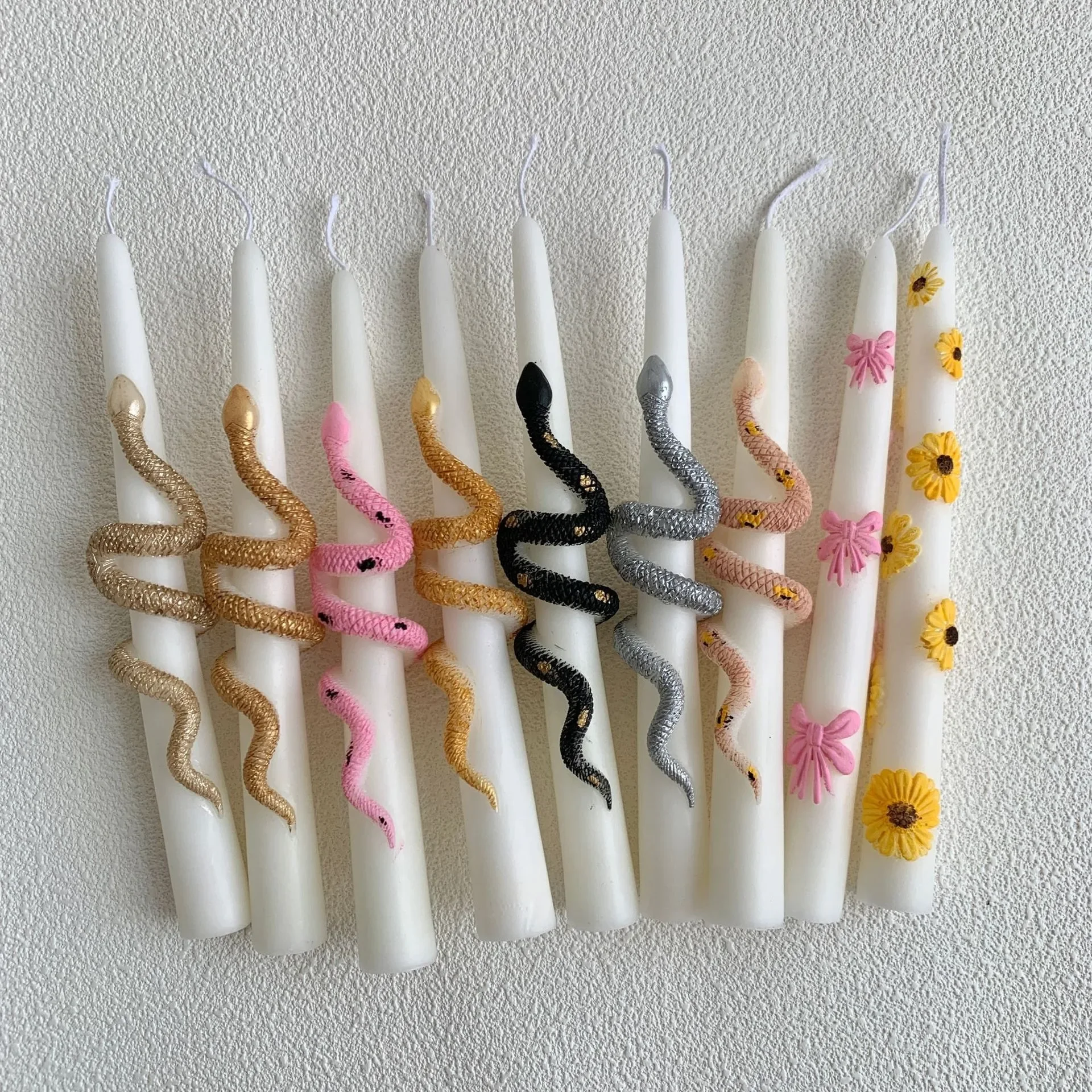 เทียนรูปโบว์ลายดอกเดซี่ ขนาด 2 - Beeswax Taper Candle บทวิจารณ์และราคา