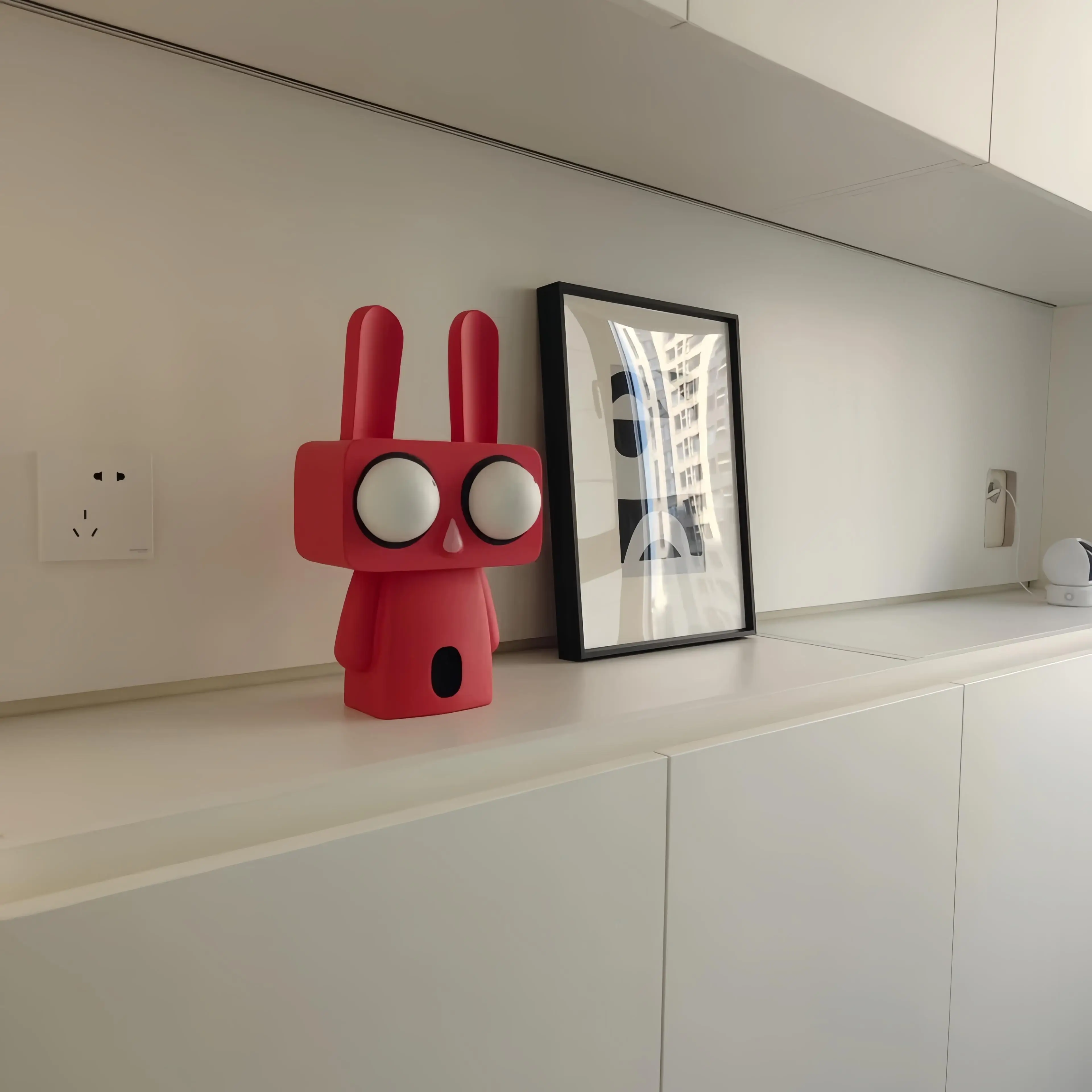 Hand-painted cartoon red and white big-eyed rabbit resin ornament home decoration soft decoration