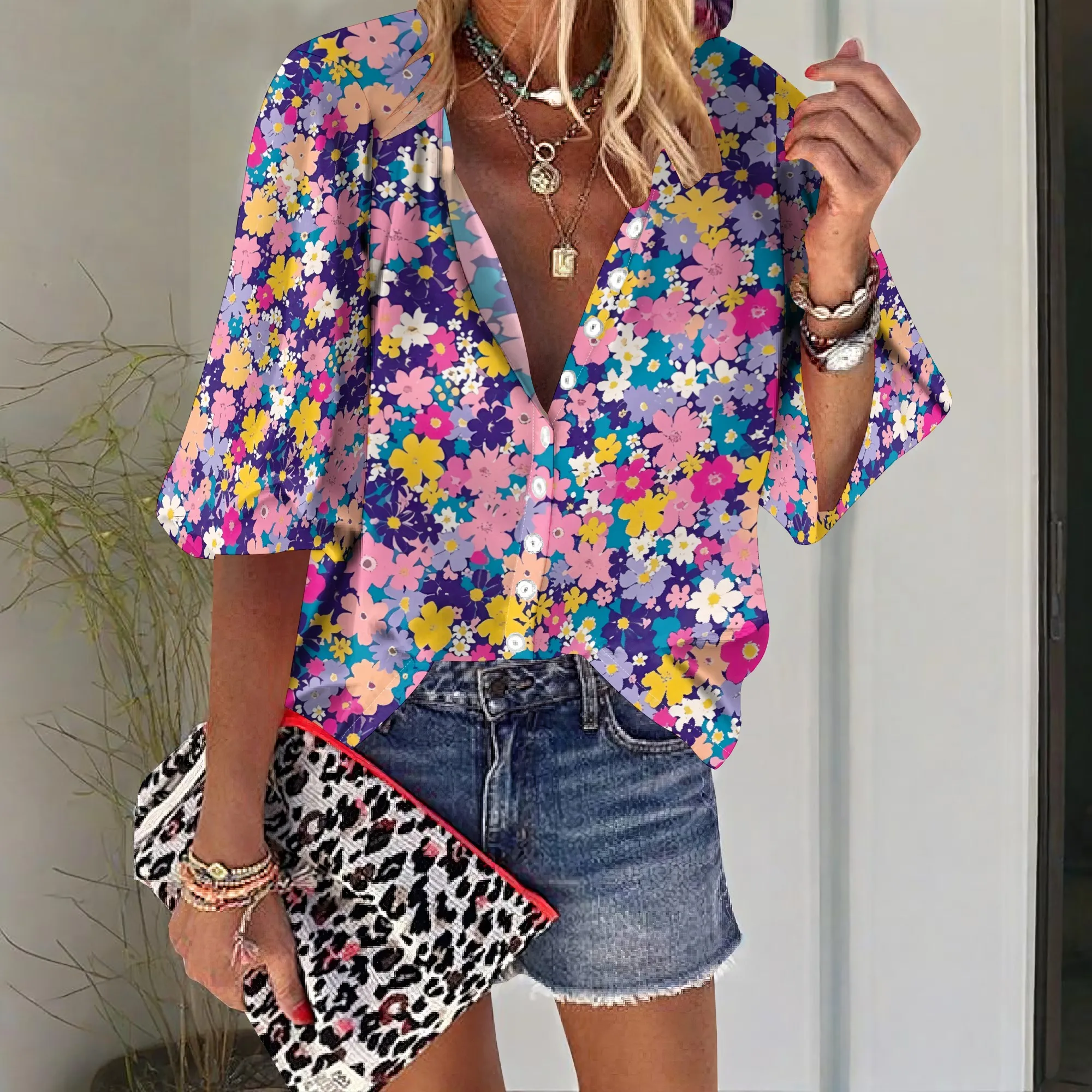 Рисунок 2 - Женская рубашка на пуговицах с