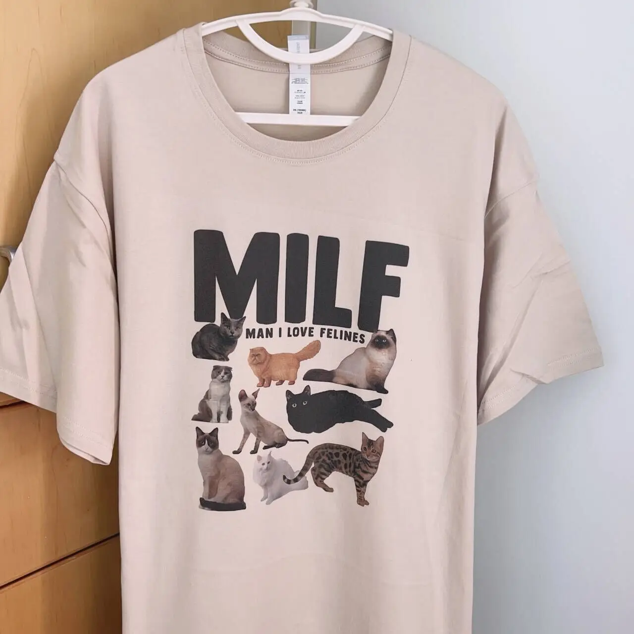 Sunfiz T Shirt Women MILF Cat Print Graphic Tee Kawaii Top Female Clothes Casual Y2k Vintage Aesthetic Streetwear  Flora