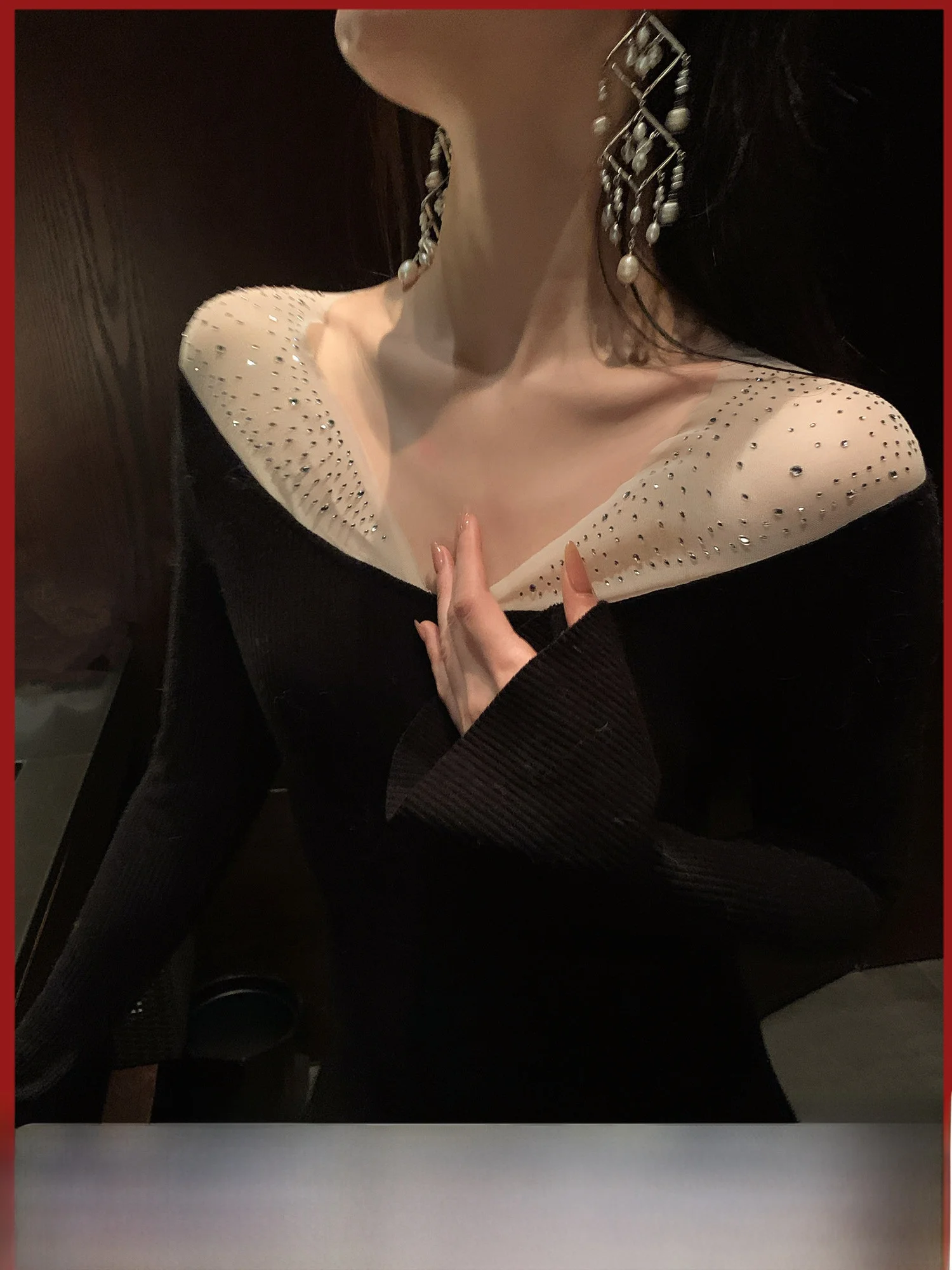 

Ограниченное предложение: Модный женский вязаный свитер на одно плечо с V-образным вырезом, длинным рукавом, стандартным кроем, для повседневной носки