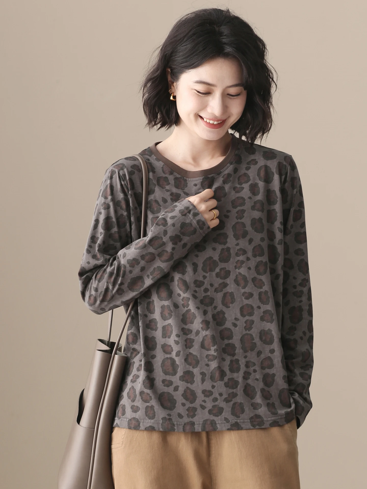 

Loose Fit Pure Cotton Long Sve round Ne Base irt Women's Casual Top Comfortable Breathable Autumn Faion T-irt