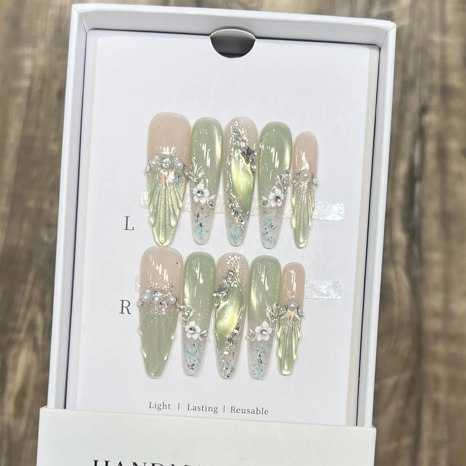 

10Pcs Green Glass Cat Eye French Manicure Broken Diamond White Flowers Nail Art Glittering Wave Fashion Handmade Long Nails Tips