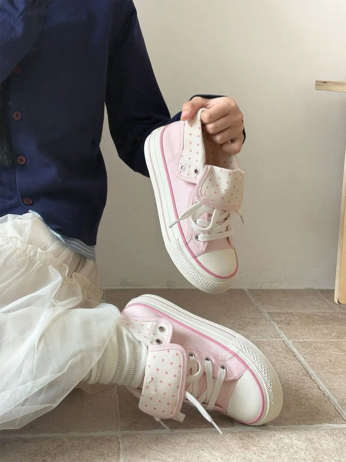 Neue High Help Canvas-Schuhe mit Punkten, Damen-Freizeitschuhe, vulkanisierte Sneakers, bequeme Sport-Walking-Plattform-Flats für den Frühling. – Detail 2