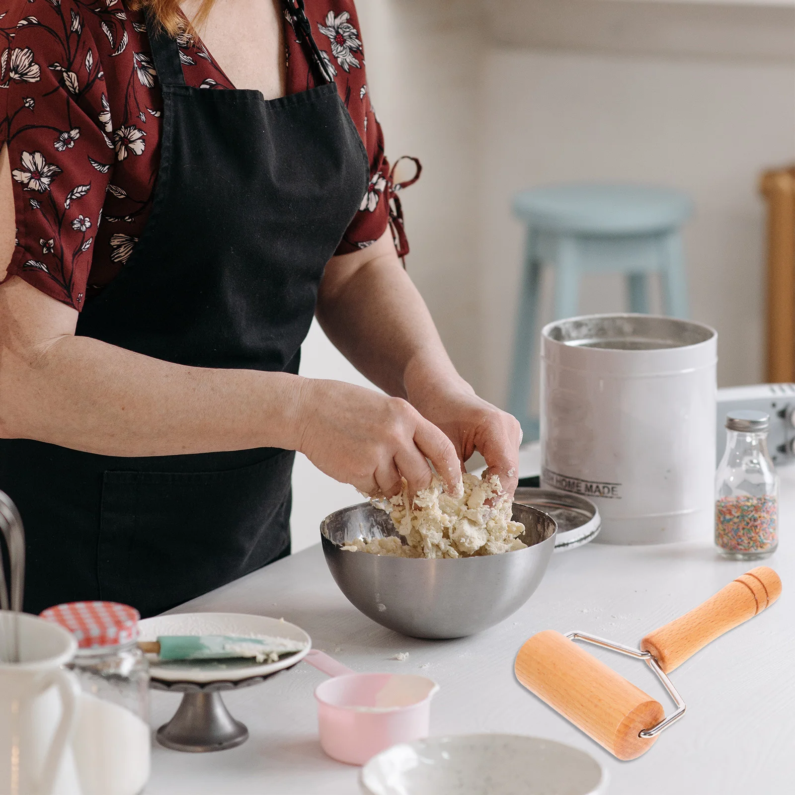 

2Pcs Wooden Rolling Pin with Anti-Slip Handle Solid Wood and Aluminum Alloy Dough Roller for Baking Pastry Pizza Cookie Fondant
