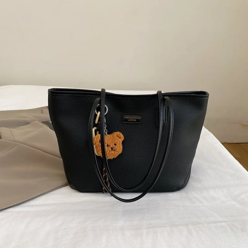 

Стильная деловая сумка-шоппер для женщин с большой вместимостью и модным винтажным стилем через плечо