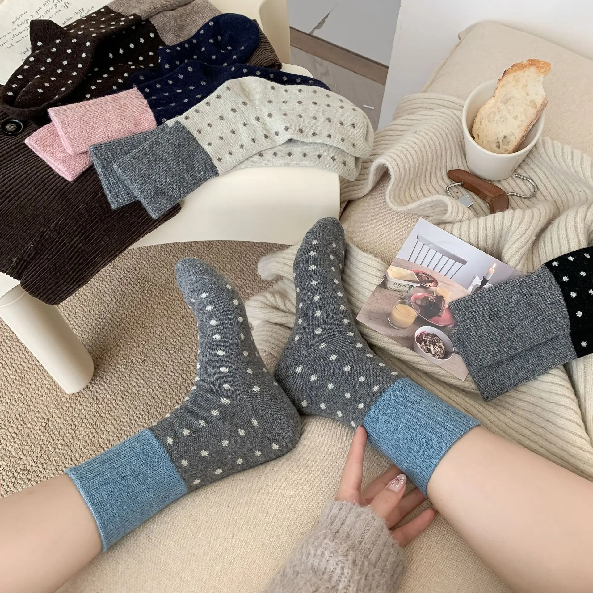 Thickened Wool Patchwork Color Block Polka Dot Socks for Women Retro Japanese Style Middle Tube Socks Autumn Winter Warm Socks