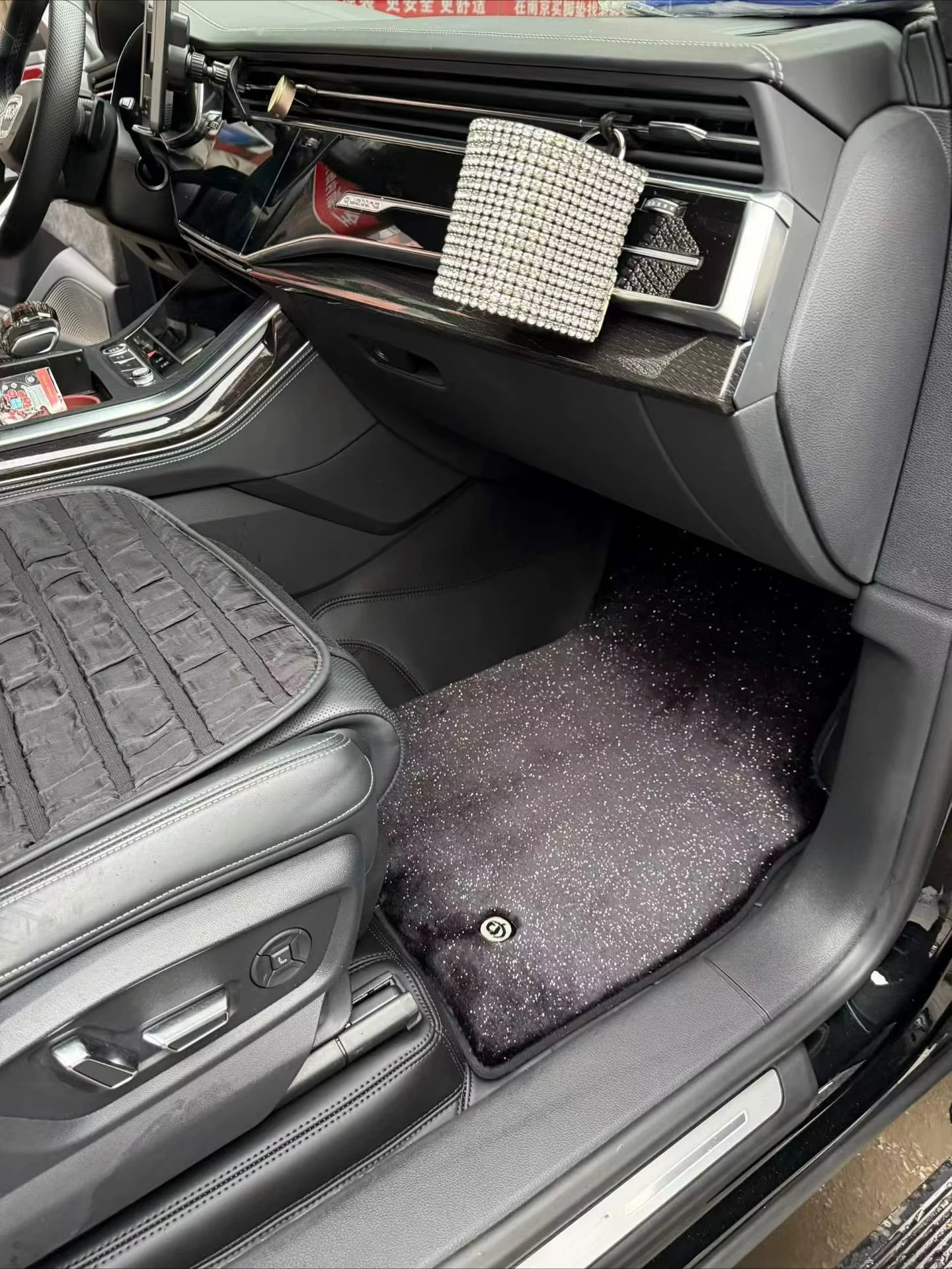 360° Full Coverage Floor Mats For Audi Q Series Q3/Q5/Q7/Q8, Custom Fit Luxury Carpets view 3