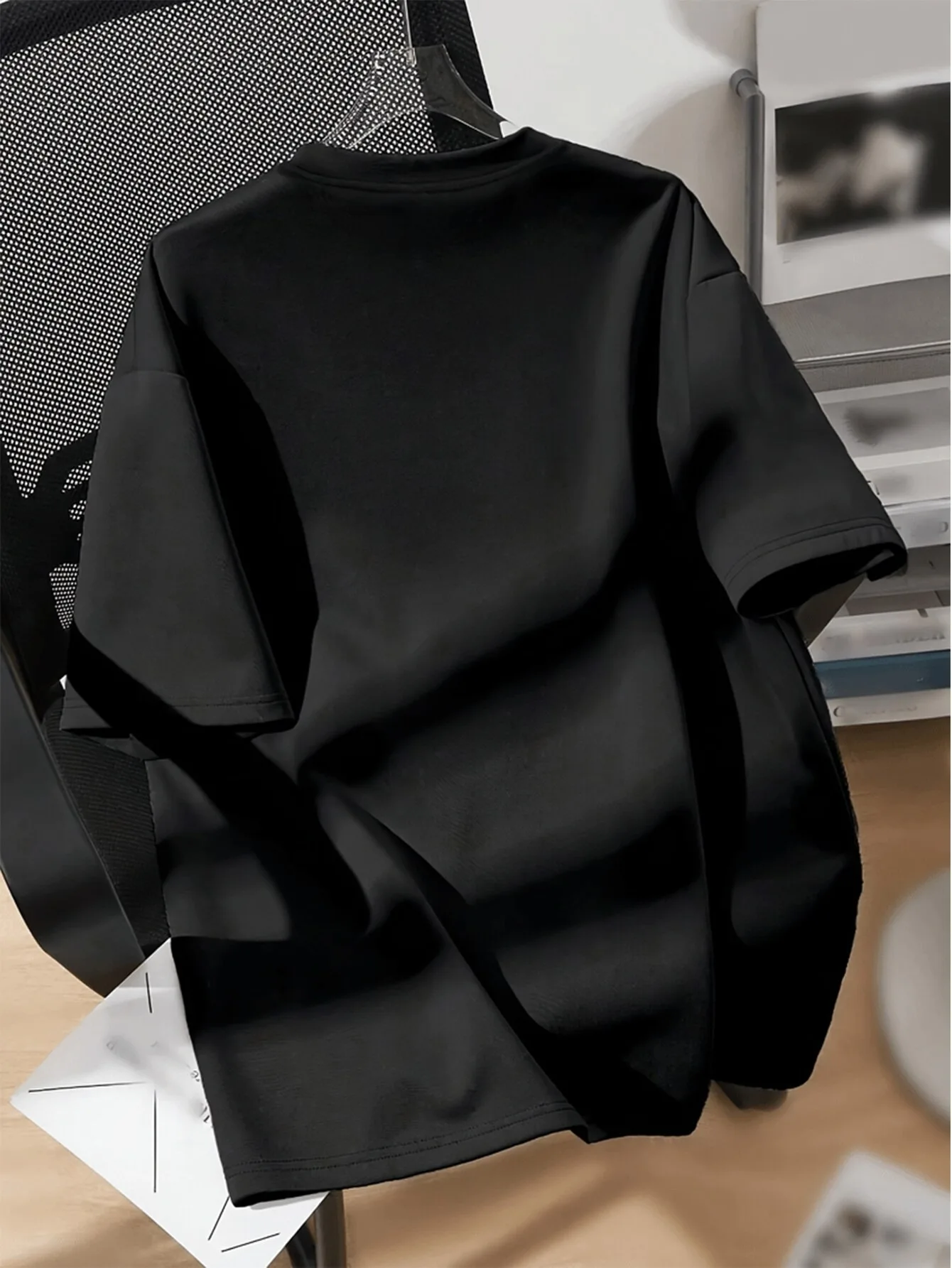 เสื้อยืดแขนสั้นคอกลมแฟชั่นผู้หญิง สไตล์สตรีทสุดฮิตสำหรับฤดูใบไม้ผลิและฤดูร้อน สี่ฤดู