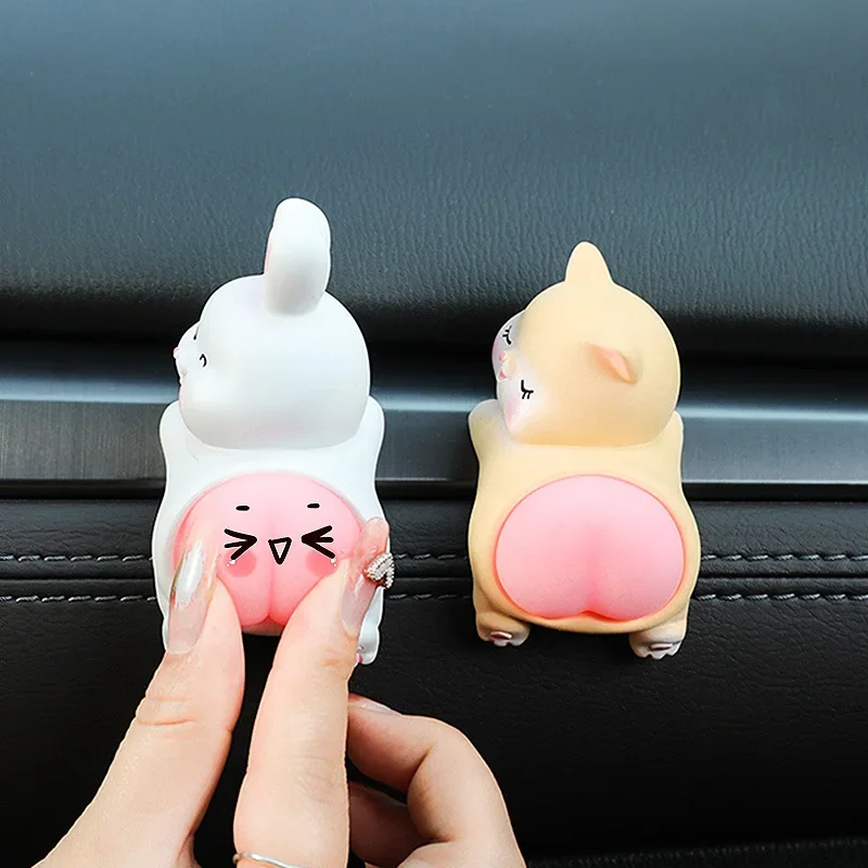 2023 New Decompression Tool Q Bounce Butt King Car Decorations Cute Cartoon Resin Animal Console Inside The Ornaments Car Decor