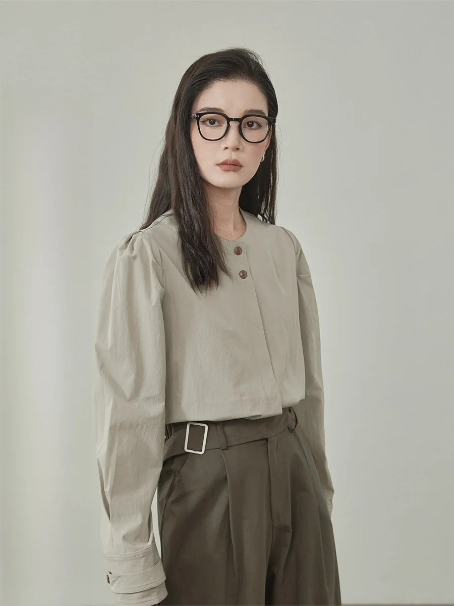 

Ретро-топ с круглым вырезом для женщин: модный, универсальный дизайн, уникальный корейский стиль, свободный крой, длинный рукав, на пуговицах, цветной