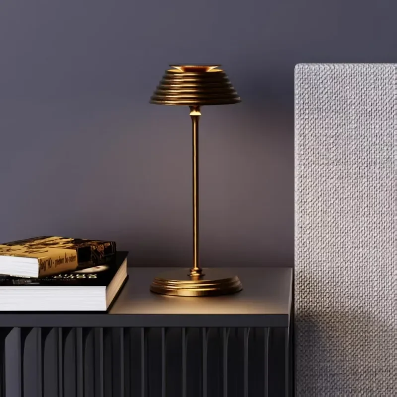 Creative Aluminum Table Lamp Modern High End Villa Lighting for Bedside Study Bedroom Living Room Decorative Desk Light