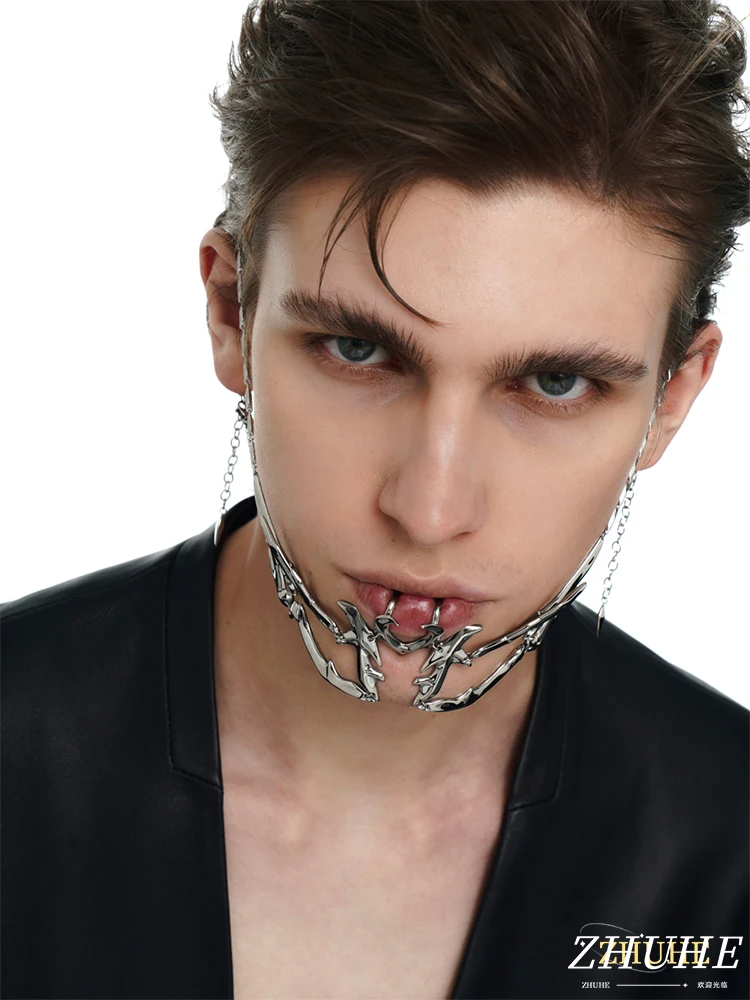 

ZHUHE Punk Mask Made Of Copper, A Niche Design, Is A Jewelry Accessory For Both Men And Women