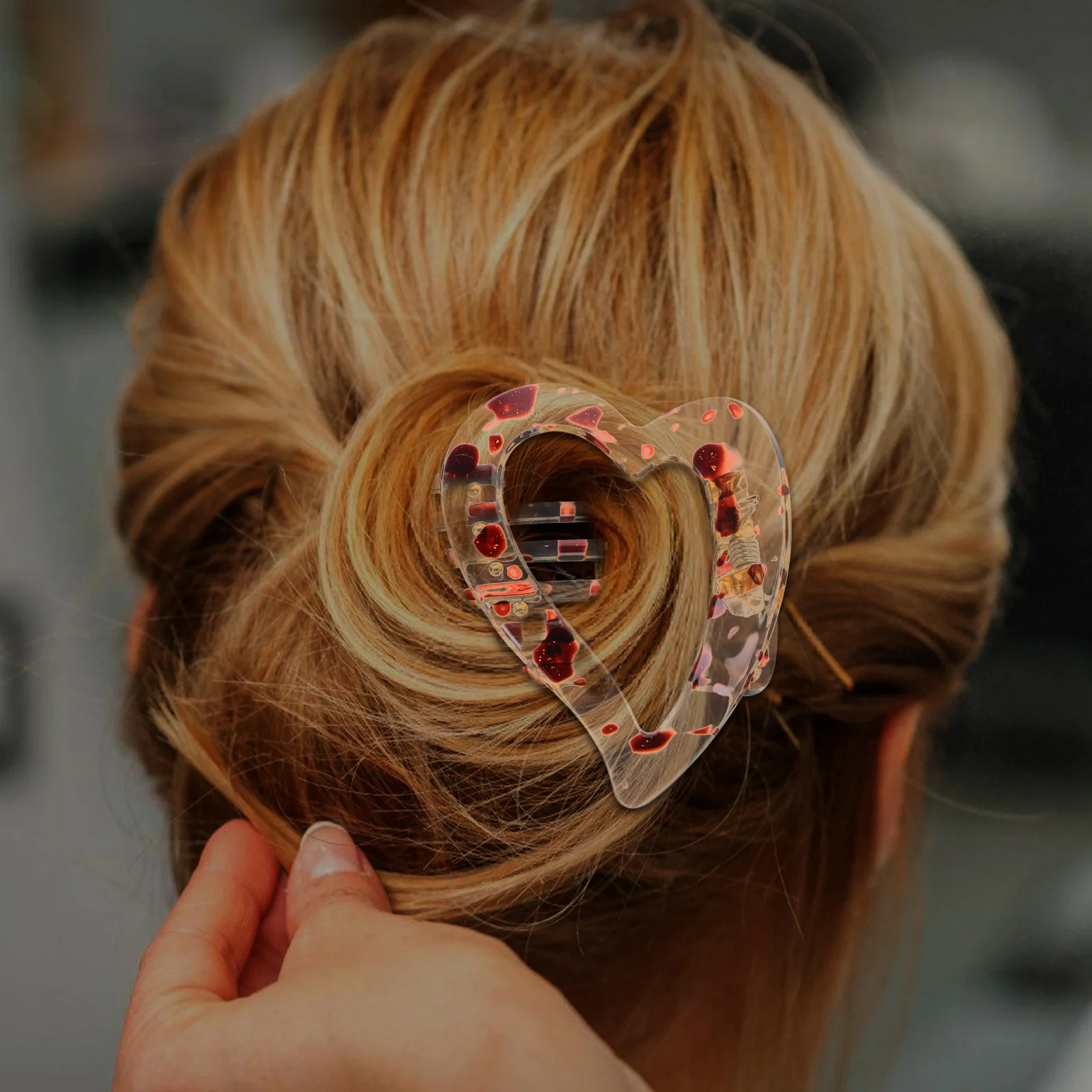 

Heart Shape Hair Clips Women Hair Clamps Plastic Durable Delicate Hairpins Girls Headdress Easy Match Hairstyles Practical