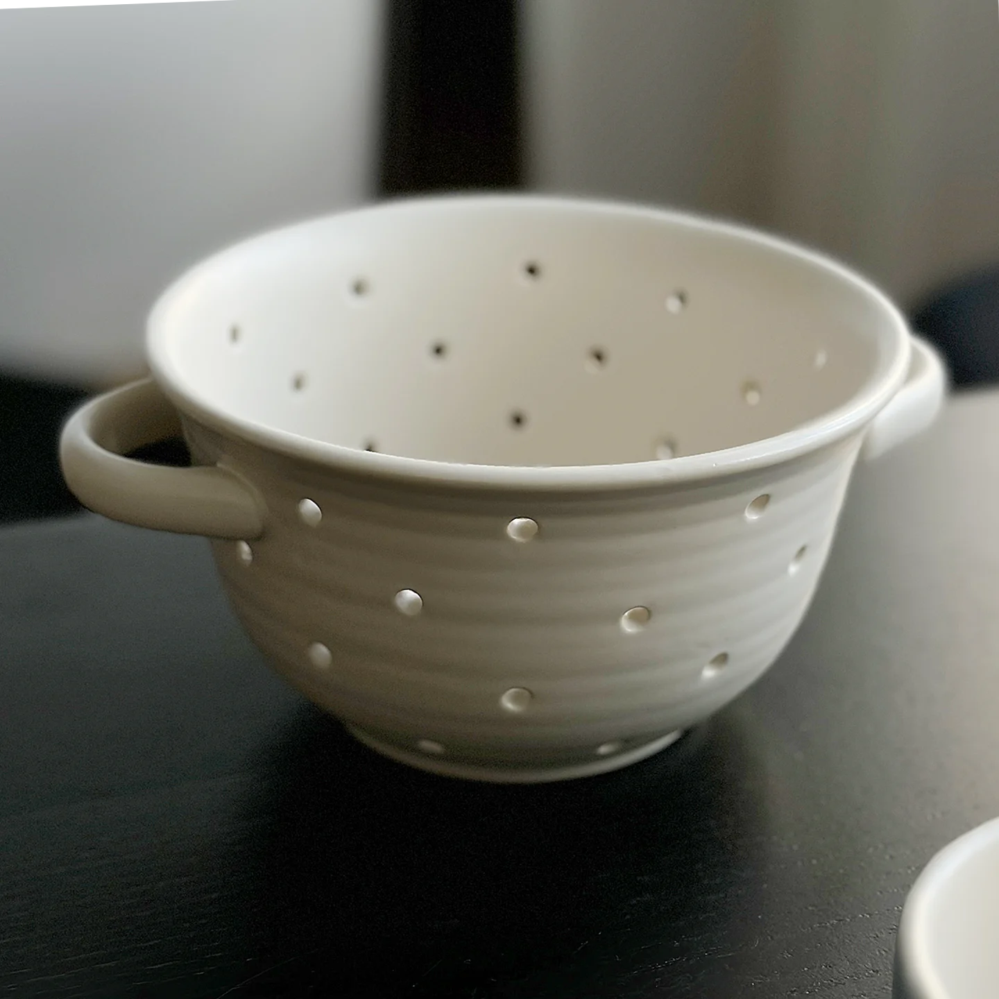 

Ceramic Berry Basket Fruit Colander Bowls with Drain Holes, Modern Stoneware Design,Ceramic drain bowl,Dishwasher Safe