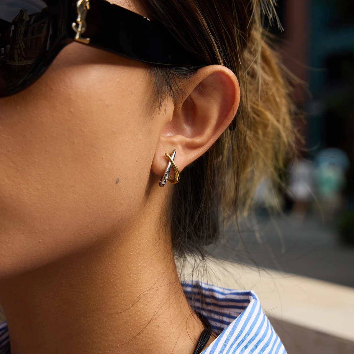 

AIKOER Minimalist 18K Gold Color Plated Stainless Steel Double Color Line Cross Earrings Women's Jewelry Party Gift