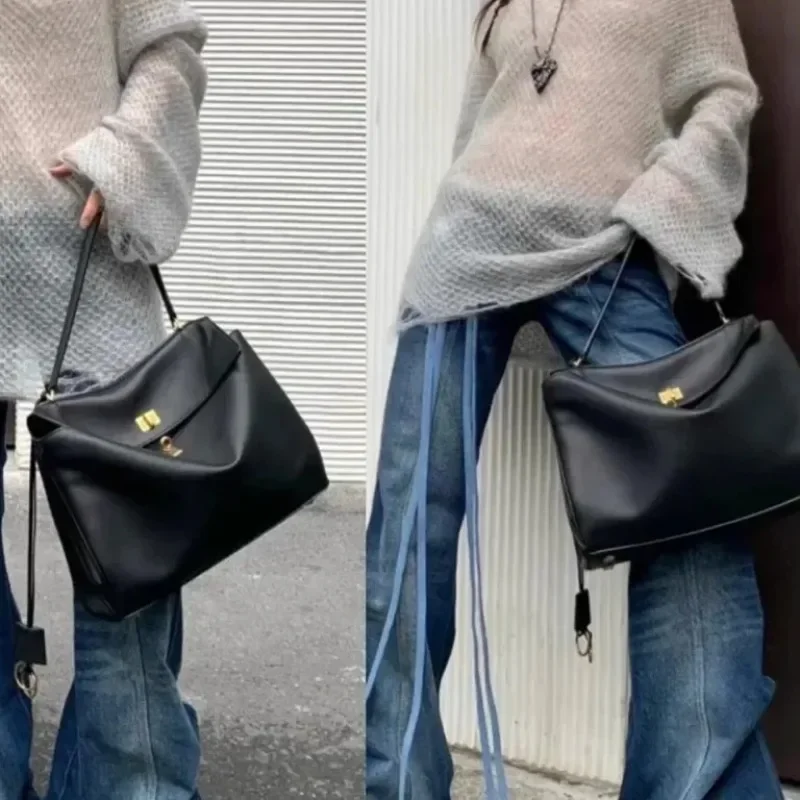 حقيبة روديو كيلي النسائية من الجلد الناعم، حقيبة عمل تحت الإبط، حقيبة كتف عصرية كبيرة، مادة البولي يوريثان،