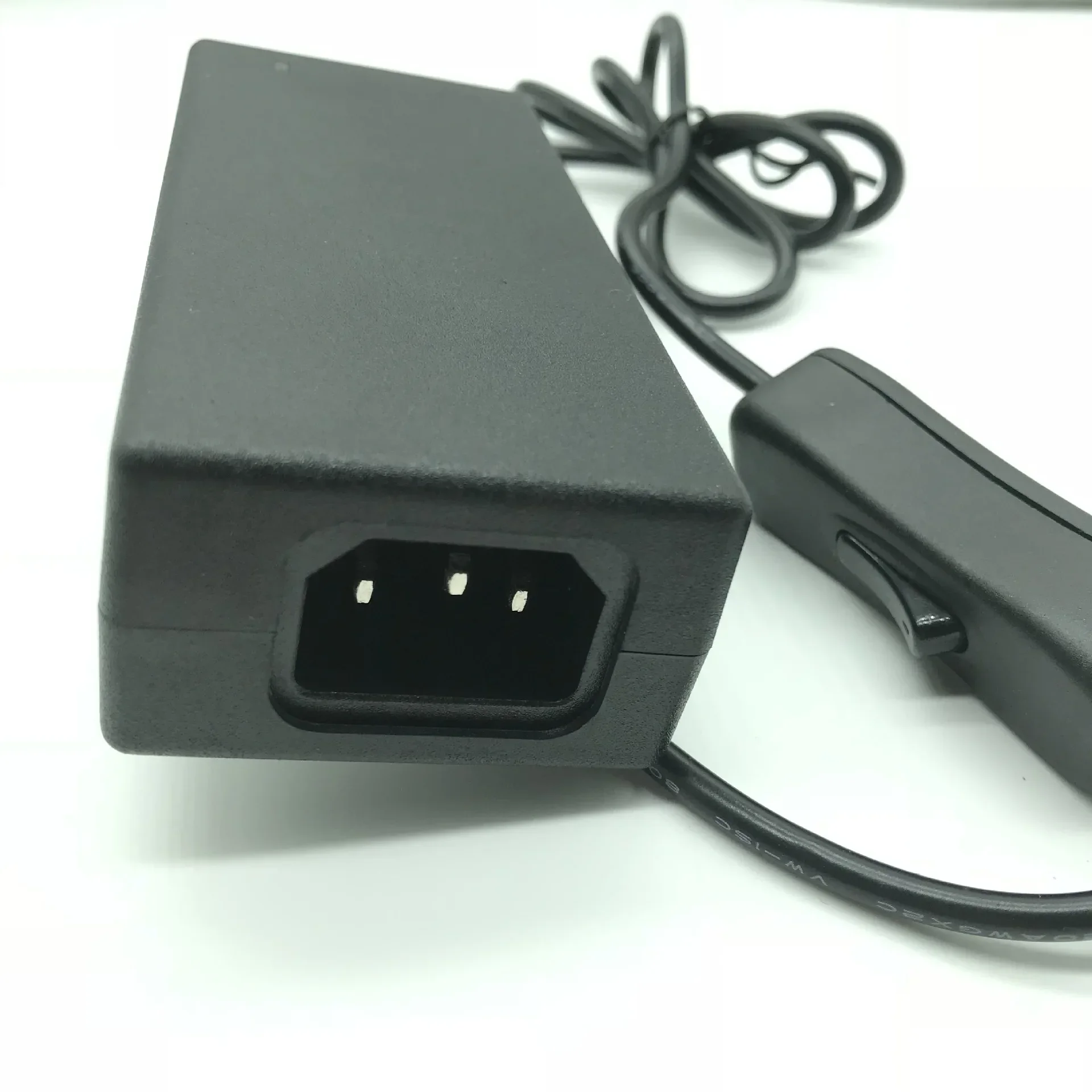 محول طاقة تحويل 12V1A، مصدر طاقة مضخة مياه 12V2A، مصدر طاقة شريط LED بمحرك 12V3A