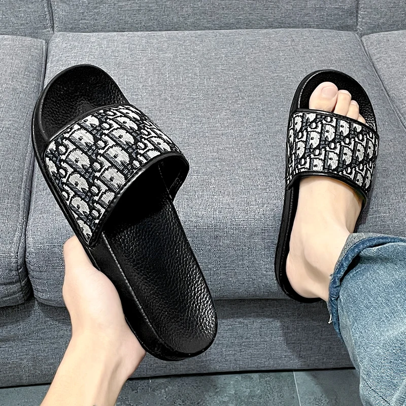 Men's Summer Fashionable Outdoor Wear-Resistant Slip-Resistant High-End Feeling Cool Slippers Casual Beach Sandals
