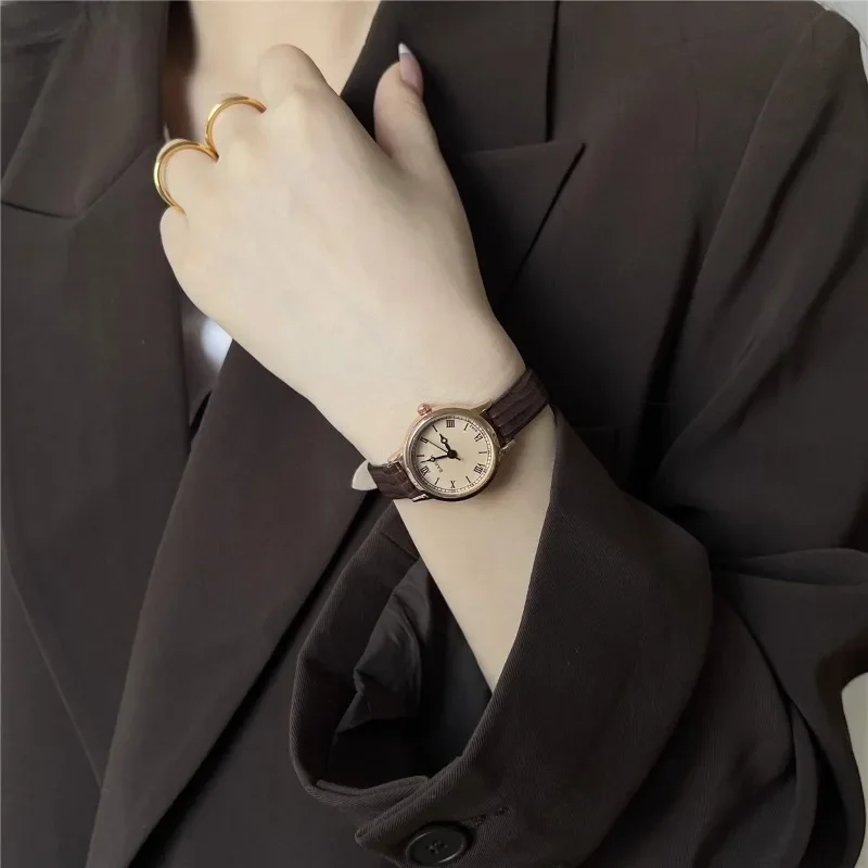 Watch Female Students Korean Compact Dial Exquisite Retro Light Luxury Niche Senior Sense of Simplicity Temperament Quartz Watch