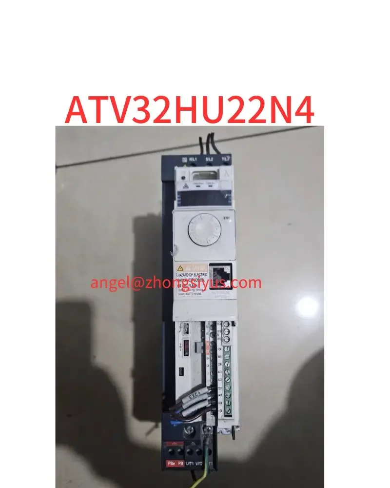 

Used frequency converter ATV32HU22N4 2.2 kw