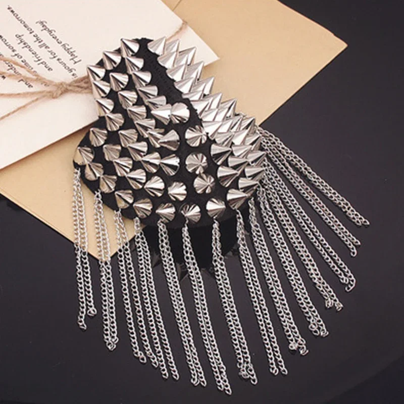 Vintage Shoulder Pad Epaulette Badge Chain Tassel Brooch for Biker Club Style Jacket Fashion Pin