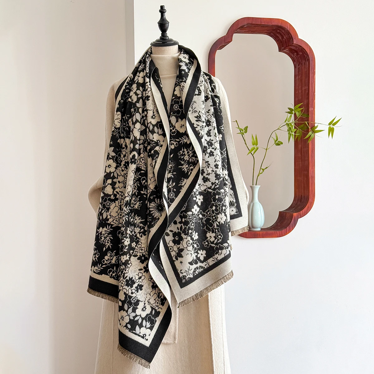 

2025 Women's Luxury Brand Cashmere Scarf - Ethnic Printed Tasseled Winter Shawl, Pashmina Wrap & Foulard Poncho