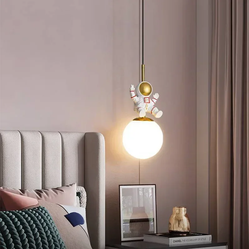 Lámpara colgante LED moderna para mesita de noche, candelabro de astronauta para habitación de niños, luz de noche de luna, accesorio de luz para decoración del hogar, Lustre